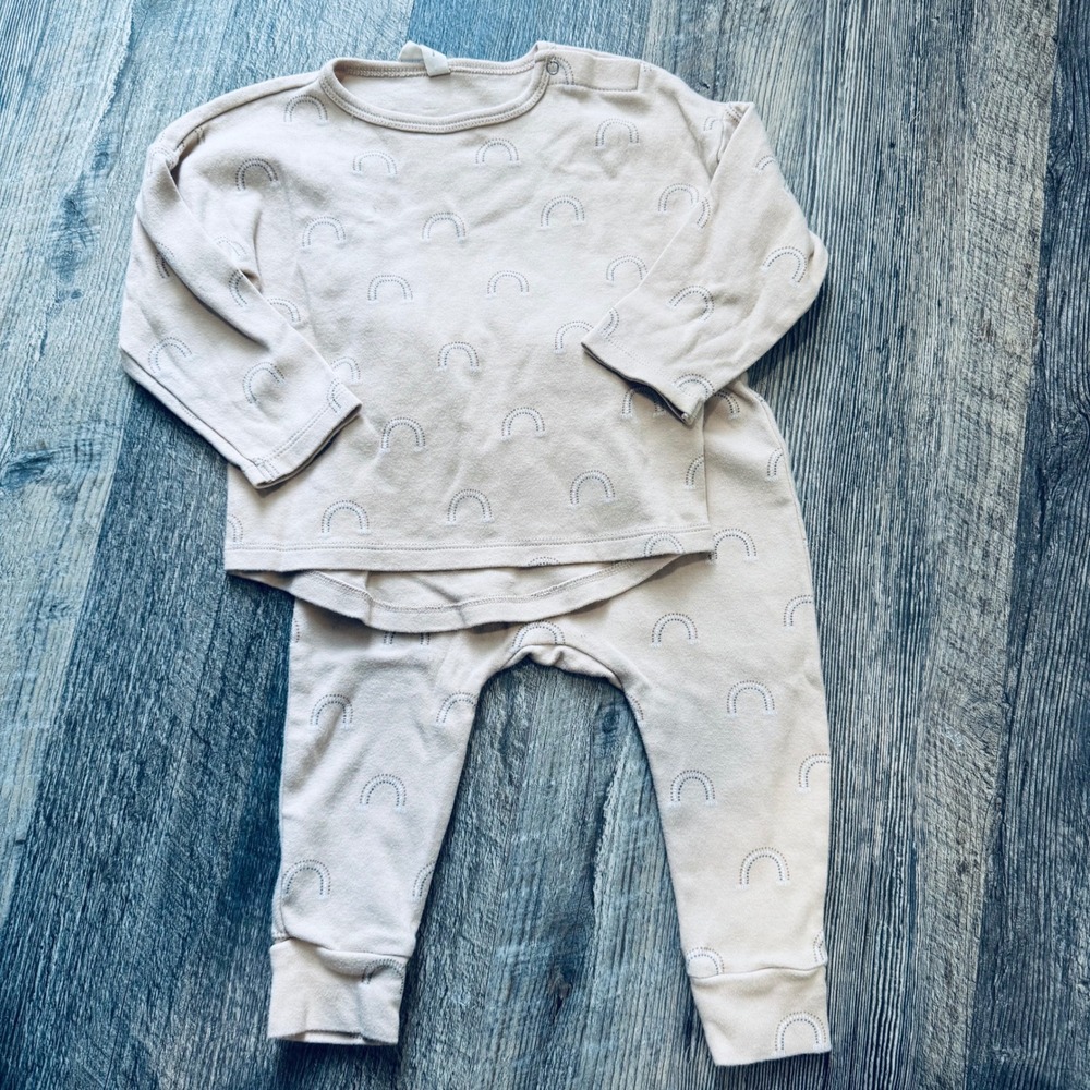 Quincy Mae Rainbow 2 piece outfit 18/24 months play C2